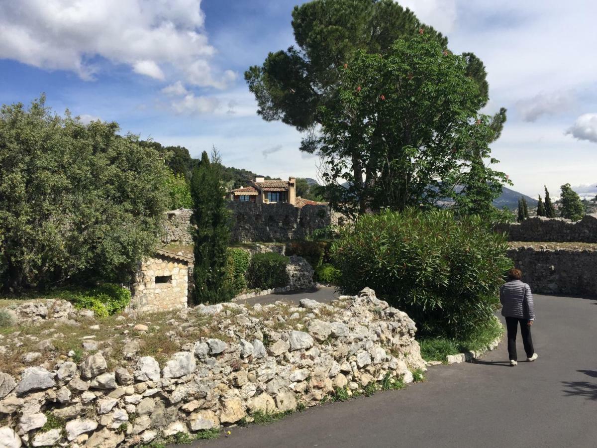 L'Elegante - Maison De Ville Avec Bains A Remous - Parking Inclus Saint-Paul-de-Vence Kültér fotó